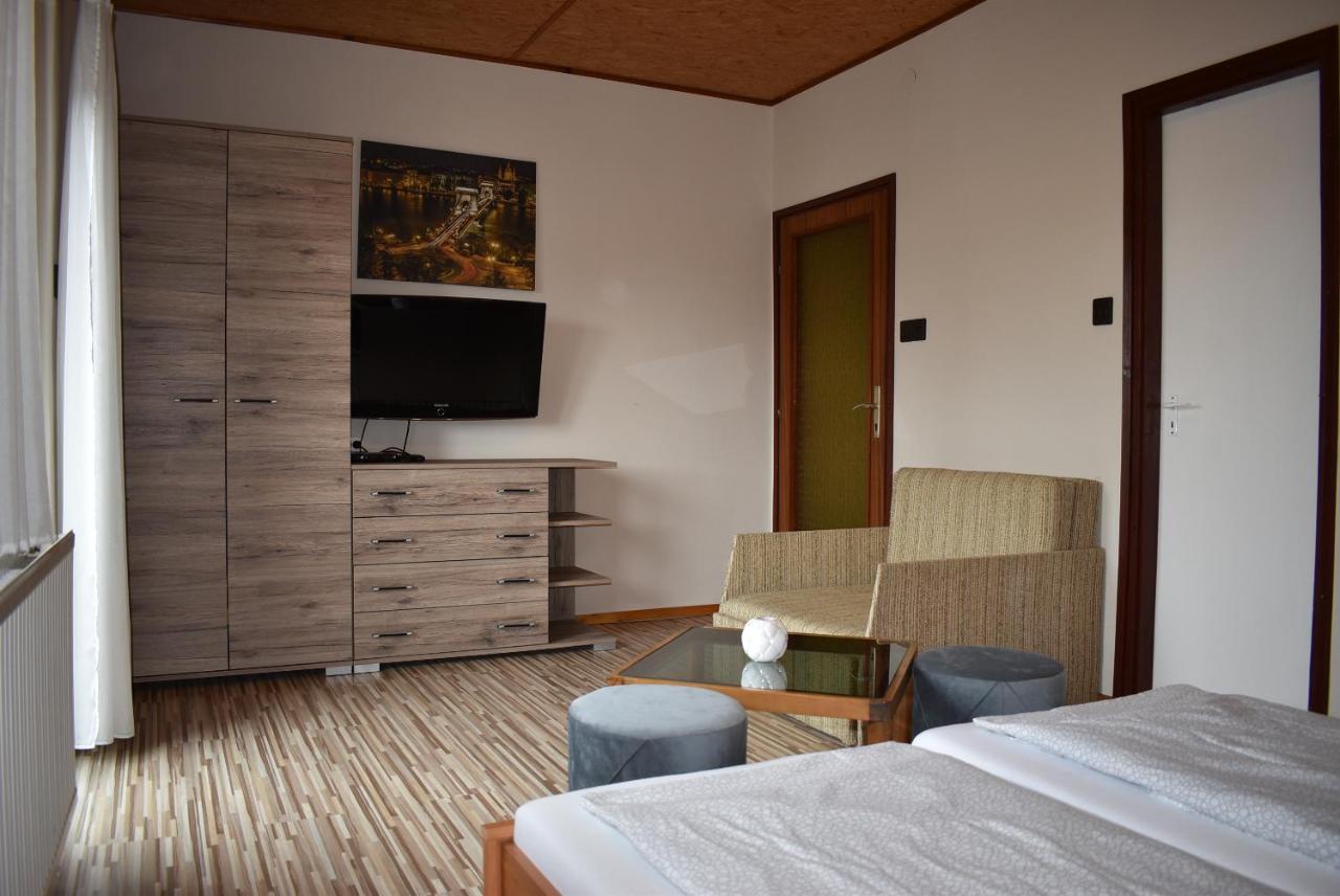 Tanay Vendeghaz Villa Balatonfured Exterior photo